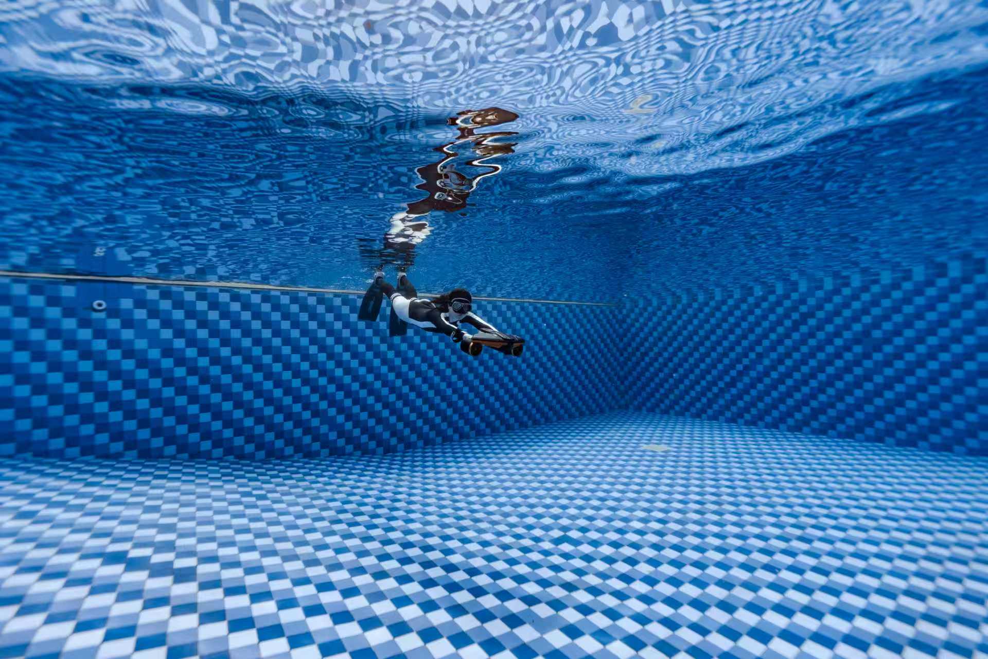 NAVBOW Underwater Scooter